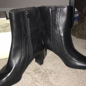 etienne aigner black boots